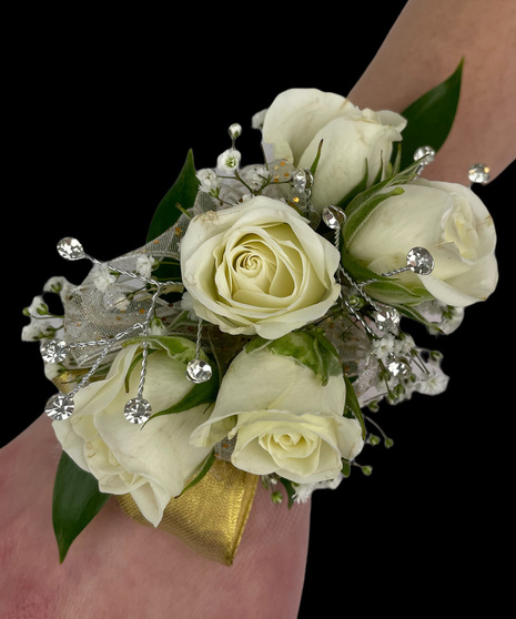 5 Bloom Spray Rose Wrist Corsage